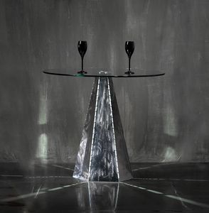Blade Runner Zinc, Base de table de forme hexagonale