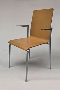 LISA 96, Chaise empilabilit avec accoudoirs plats
