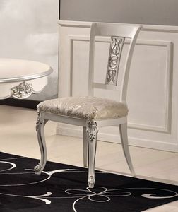 Art. 515s, Chaise de style classique avec des sculptures en argent