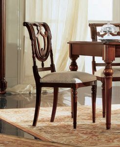 Gardenia chaise, Chaise en noyer avec dossier perfor, dans un style classique