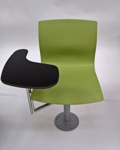 WEBBY 340/F with table, Chaise pivotante rglable en hauteur pour les salles de classe