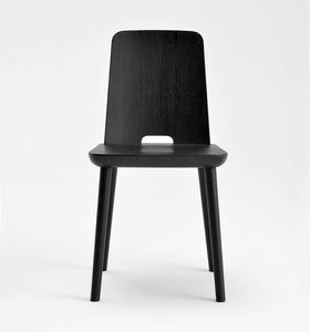 Tablet, Chaise en bois avec un design linaire