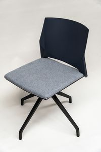 TREK 039X, Chaise pivotante avec assise rembourre
