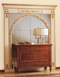 Art. 925, Commode de style antique, tiroirs avec des incrustations prcieuses