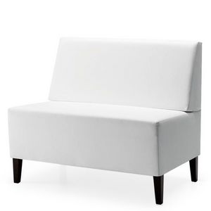 Linear 02452, Canap modular basse, pieds en bois, assise et dossier rembourrs, revtement en tissu, style moderne