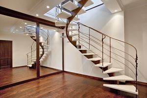 BE.02, Escalier en colimaon avec structure monocommande