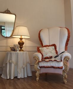 Ginevra, Classique fauteuil rembourr avec feuille d'or dcorations