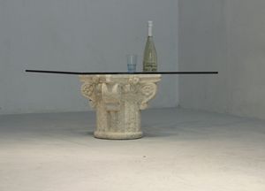 San Giorgio, Table basse avec plateau en verre, base en pierre dcore  la main