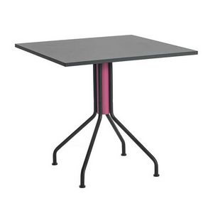 Aida Q, Table avec base en mtal peint, plateau en stratifi