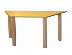 IT_T, Table trapzodale en bois, pour les aires de jeux