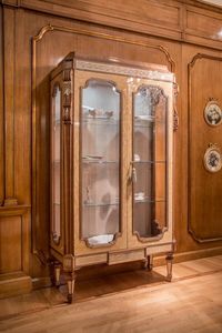 9313, Vitrine avec 2 portes, pour les salles de style classique